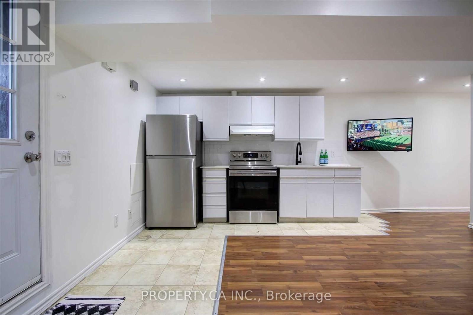 Lower - 1012 Ossington Avenue, Toronto, Ontario  M6G 3V6 - Photo 3 - W13235944