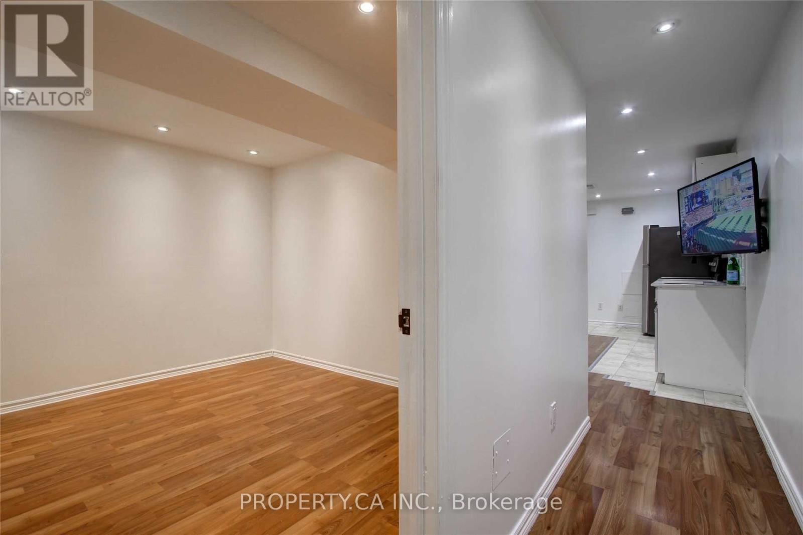 Lower - 1012 Ossington Avenue, Toronto, Ontario  M6G 3V6 - Photo 9 - W13235944