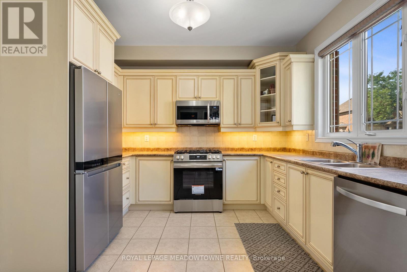 9 Black Bear Trail, Brampton, Ontario  L6Y 5L2 - Photo 10 - W13235958