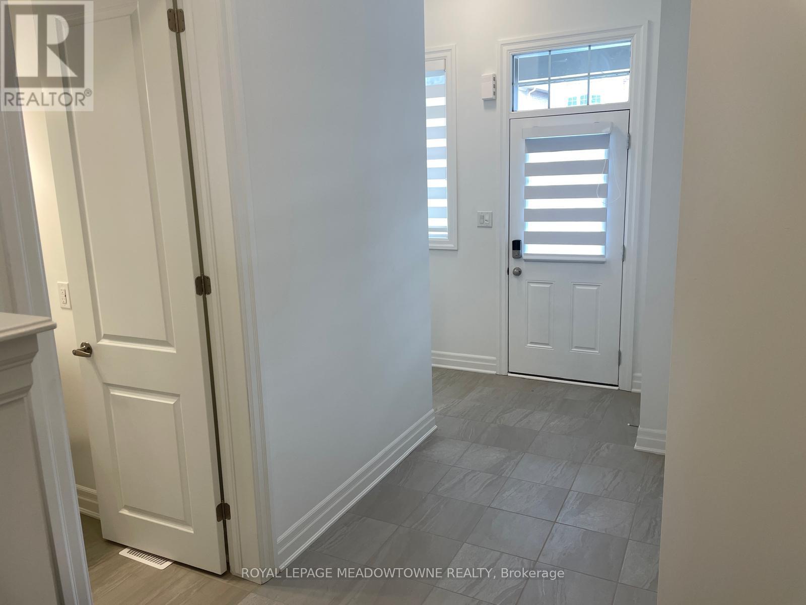 1163 Stirling Todd Terrace, Milton, Ontario  L9E 2E2 - Photo 2 - W13236122
