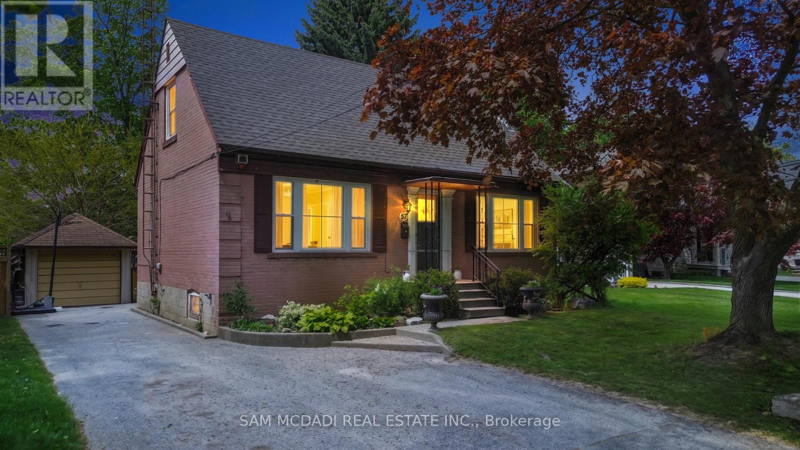 57 WESTGLEN CRESCENT, Toronto, Ontario