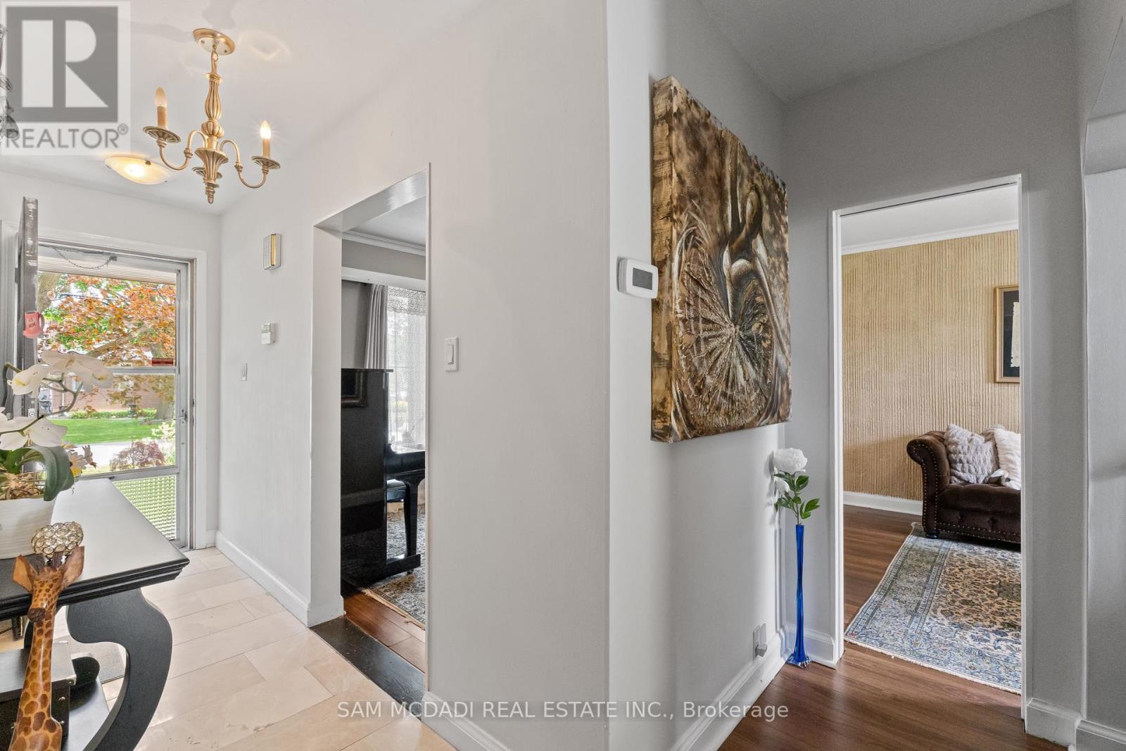 57 Westglen Crescent, Toronto, Ontario M9B 4R2 - Photo 10 - W13236126