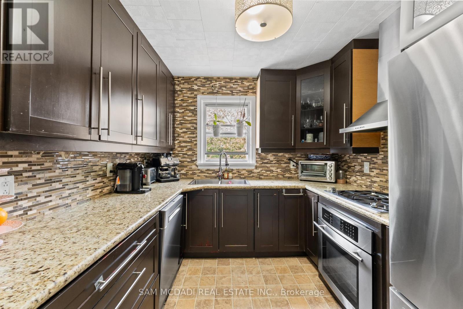 57 Westglen Crescent, Toronto, Ontario M9B 4R2 - Photo 12 - W13236126
