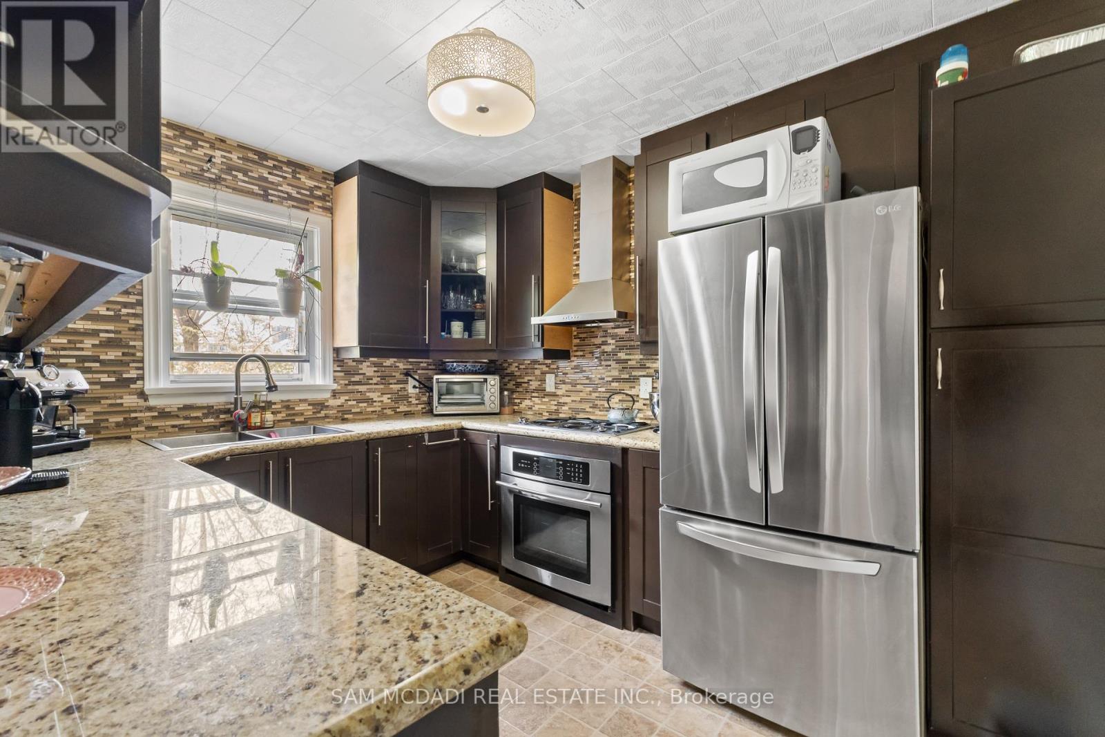 57 Westglen Crescent, Toronto, Ontario M9B 4R2 - Photo 13 - W13236126