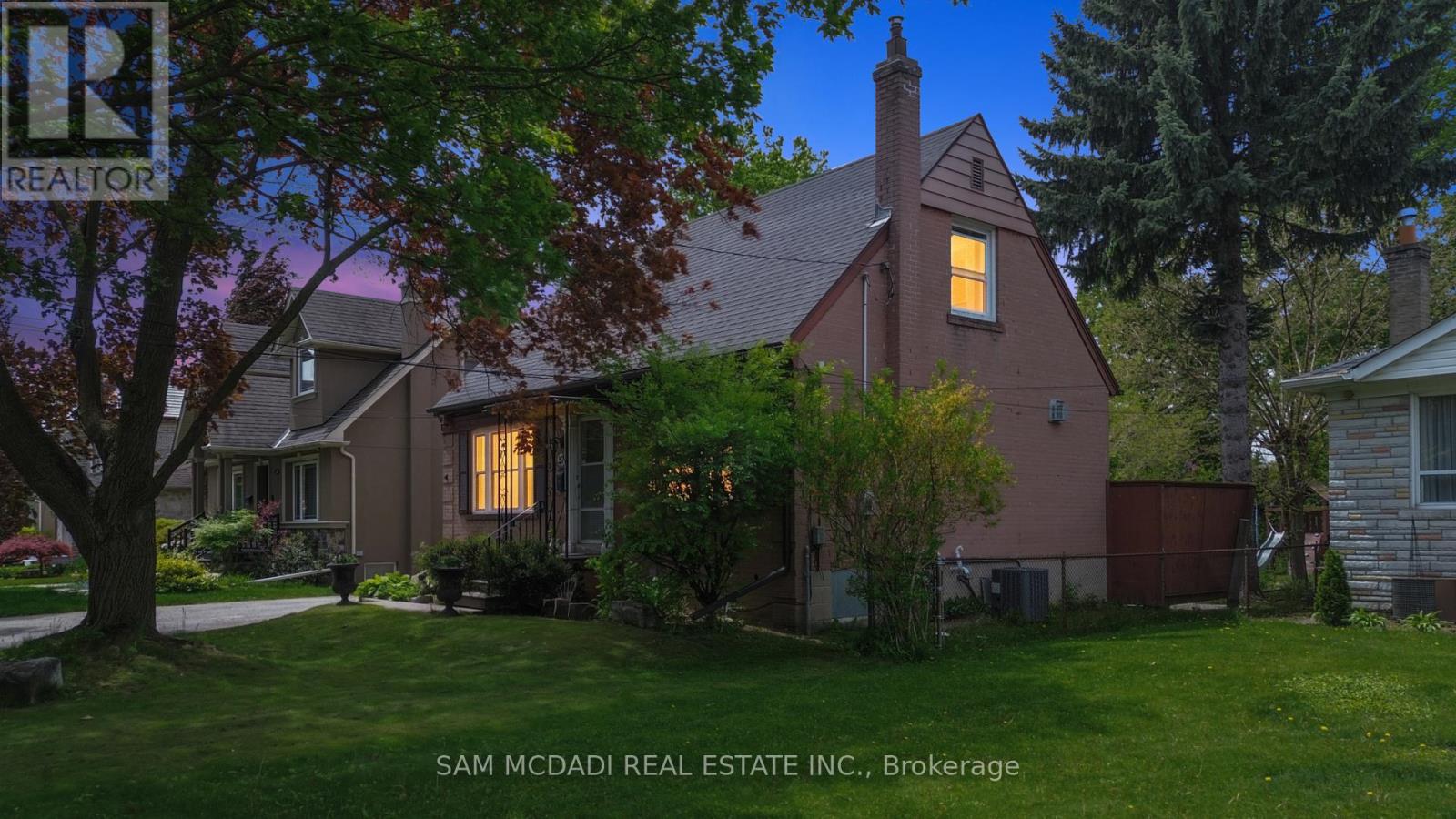 57 Westglen Crescent, Toronto, Ontario M9B 4R2 - Photo 2 - W13236126
