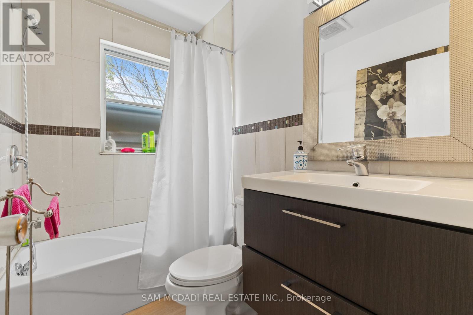 57 Westglen Crescent, Toronto, Ontario M9B 4R2 - Photo 21 - W13236126