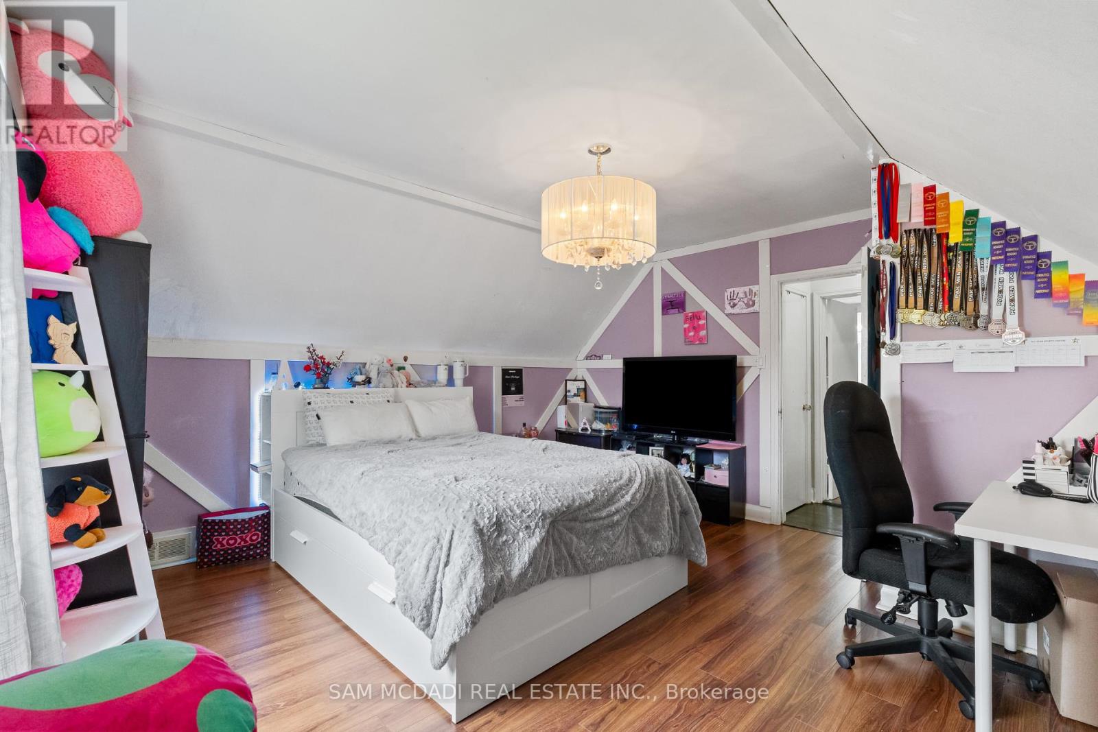 57 Westglen Crescent, Toronto, Ontario M9B 4R2 - Photo 24 - W13236126