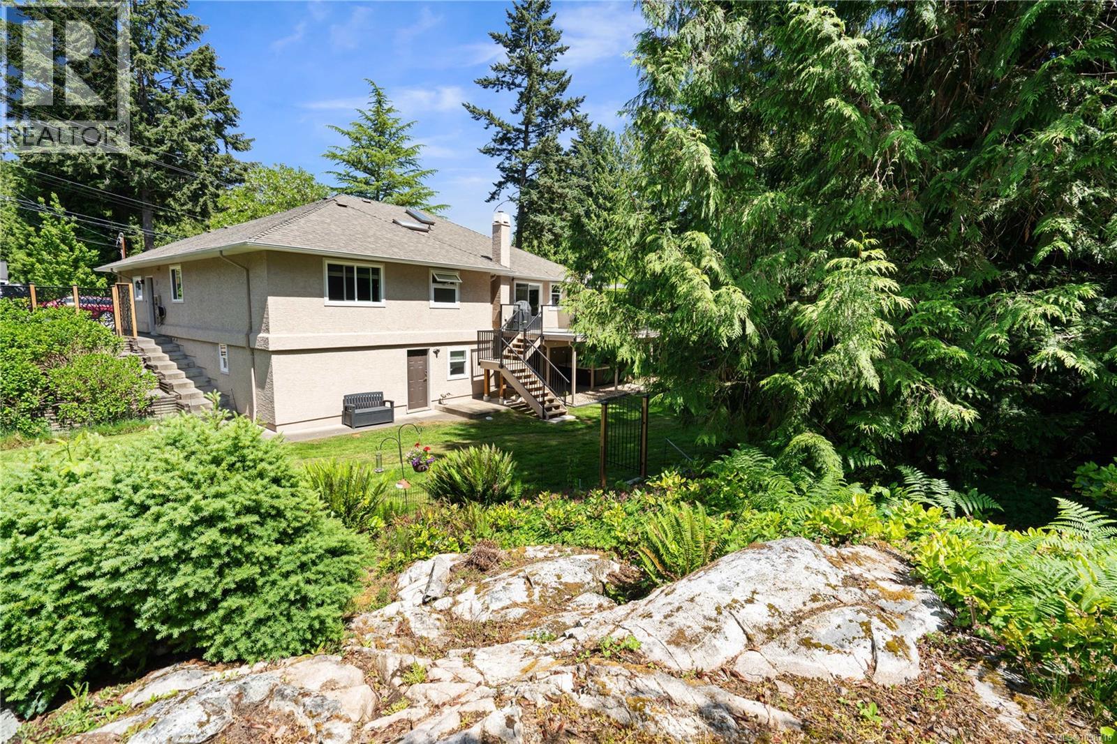 1599 Dean Park Rd, North Saanich, British Columbia  V8L 5E5 - Photo 3 - 1038716