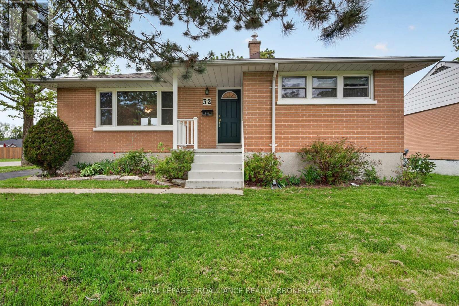 32 Lennox Street, Kingston, Ontario  K7M 4S2 - Photo 3 - X13236152