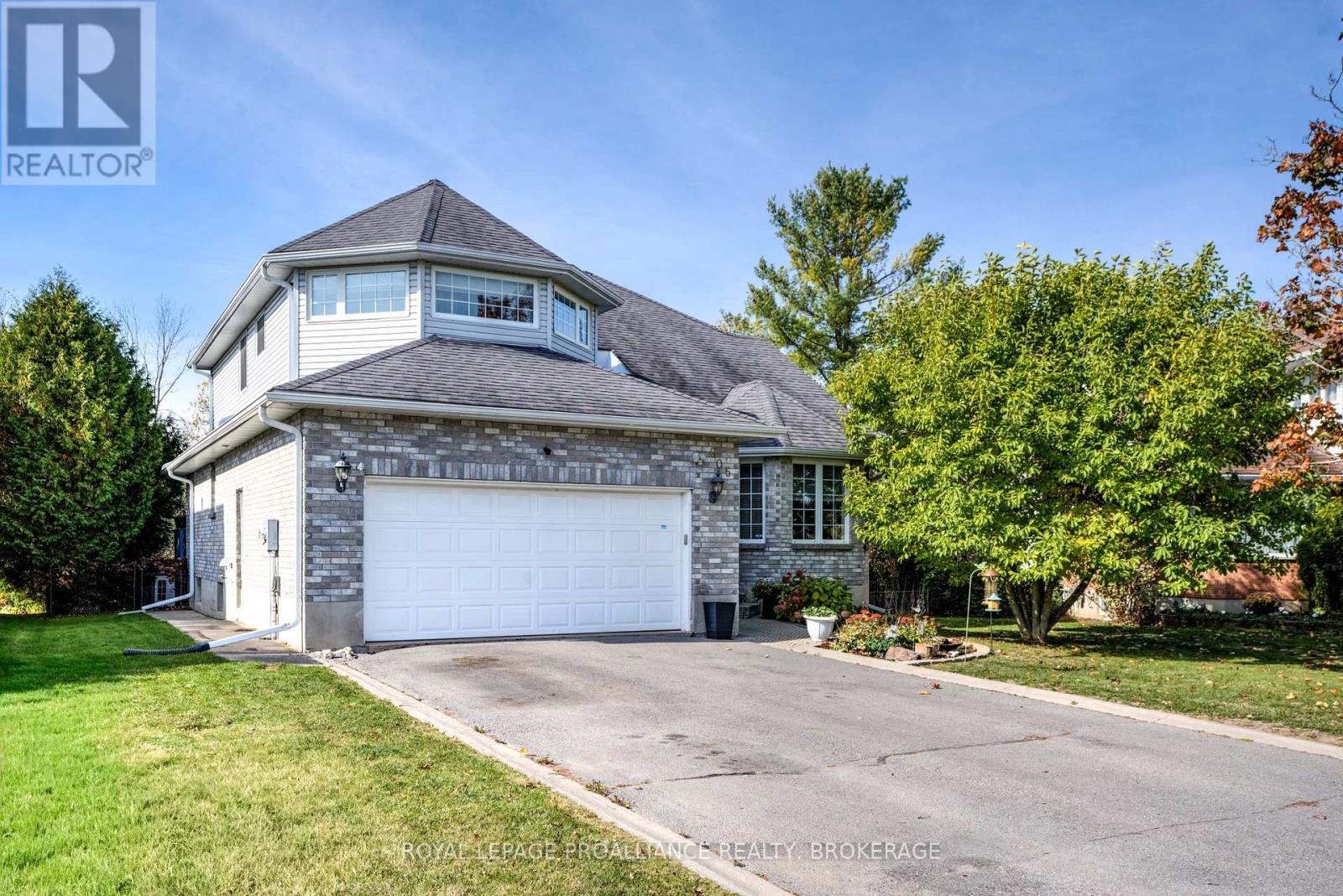 605 Fernmoor Drive, Kingston, Ontario  K7M 8K5 - Photo 2 - X13236250