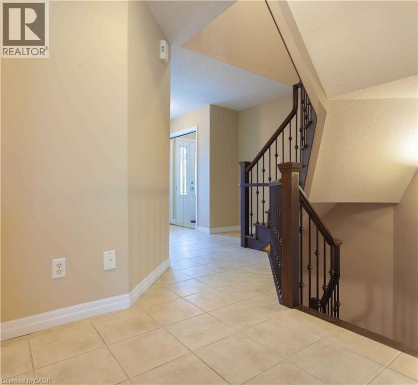 523 Windflower Crescent, Kitchener, Ontario N2E 3T2 - Photo 5 - 40836310