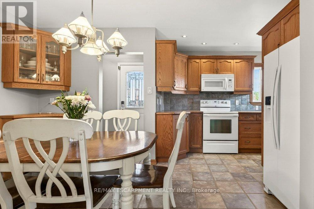 15 Faircourt Drive, Hamilton, Ontario  L8G 2J4 - Photo 7 - X13235894