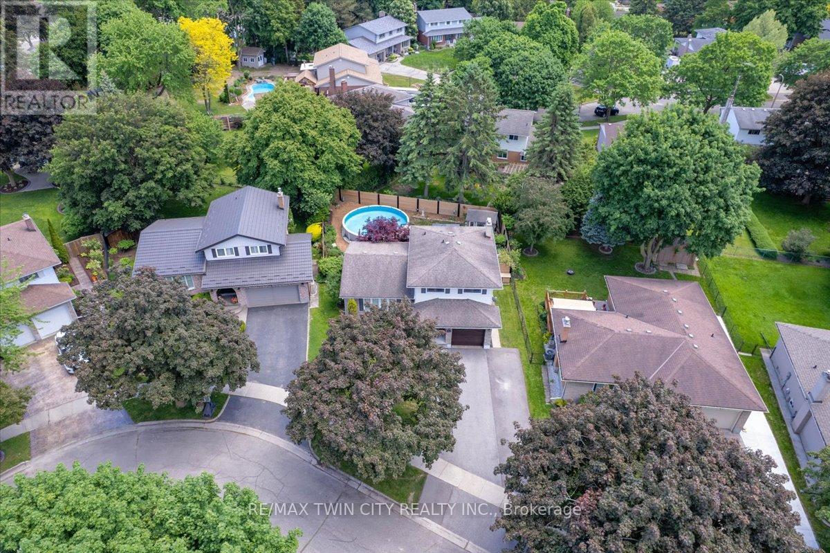 20 Wolfe's Court, Kitchener, Ontario  N2B 2Z1 - Photo 48 - X13236052