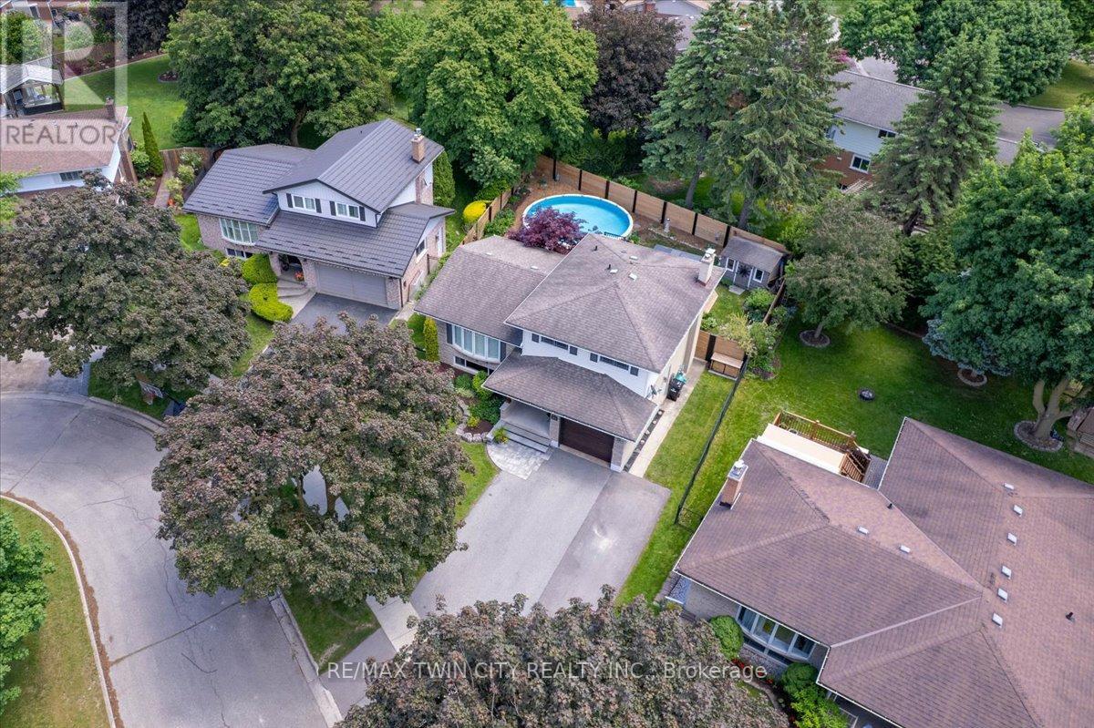 20 Wolfe's Court, Kitchener, Ontario  N2B 2Z1 - Photo 49 - X13236052