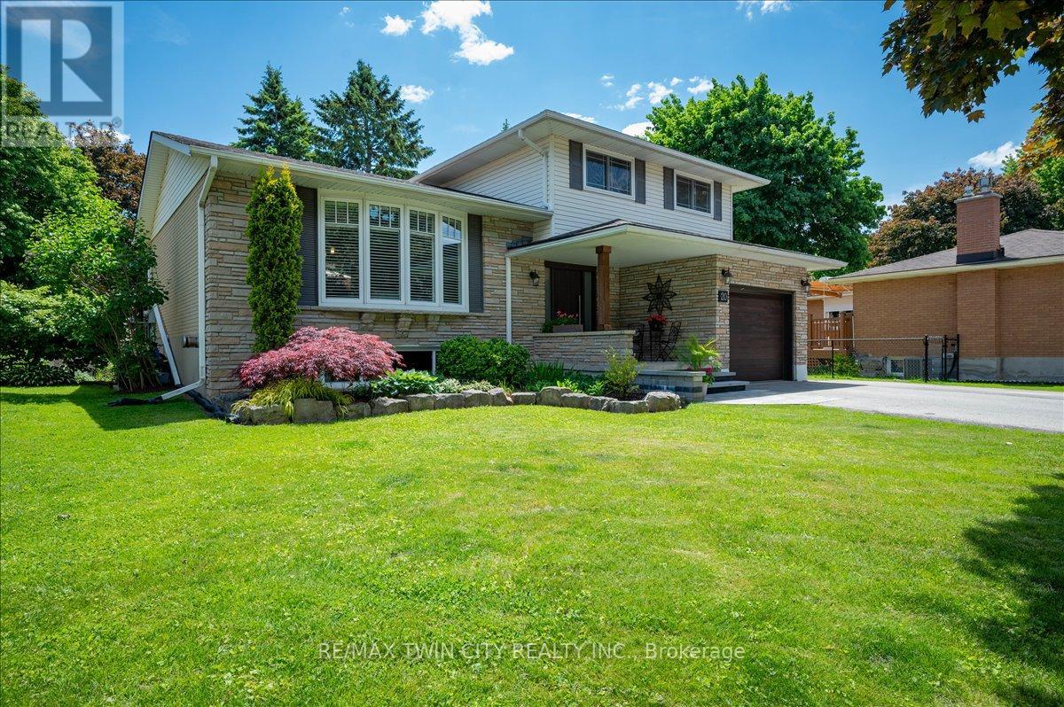 20 Wolfe's Court, Kitchener, Ontario  N2B 2Z1 - Photo 6 - X13236052