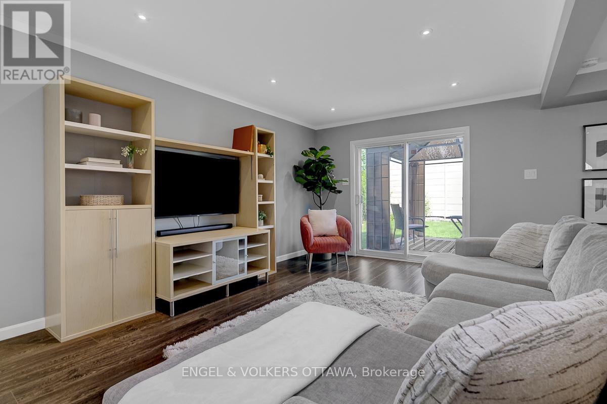 6138 Vineyard Drive, Ottawa, Ontario  K1C 2N6 - Photo 11 - X13236136
