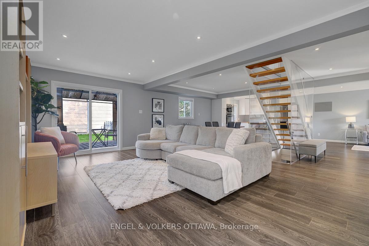 6138 Vineyard Drive, Ottawa, Ontario  K1C 2N6 - Photo 12 - X13236136