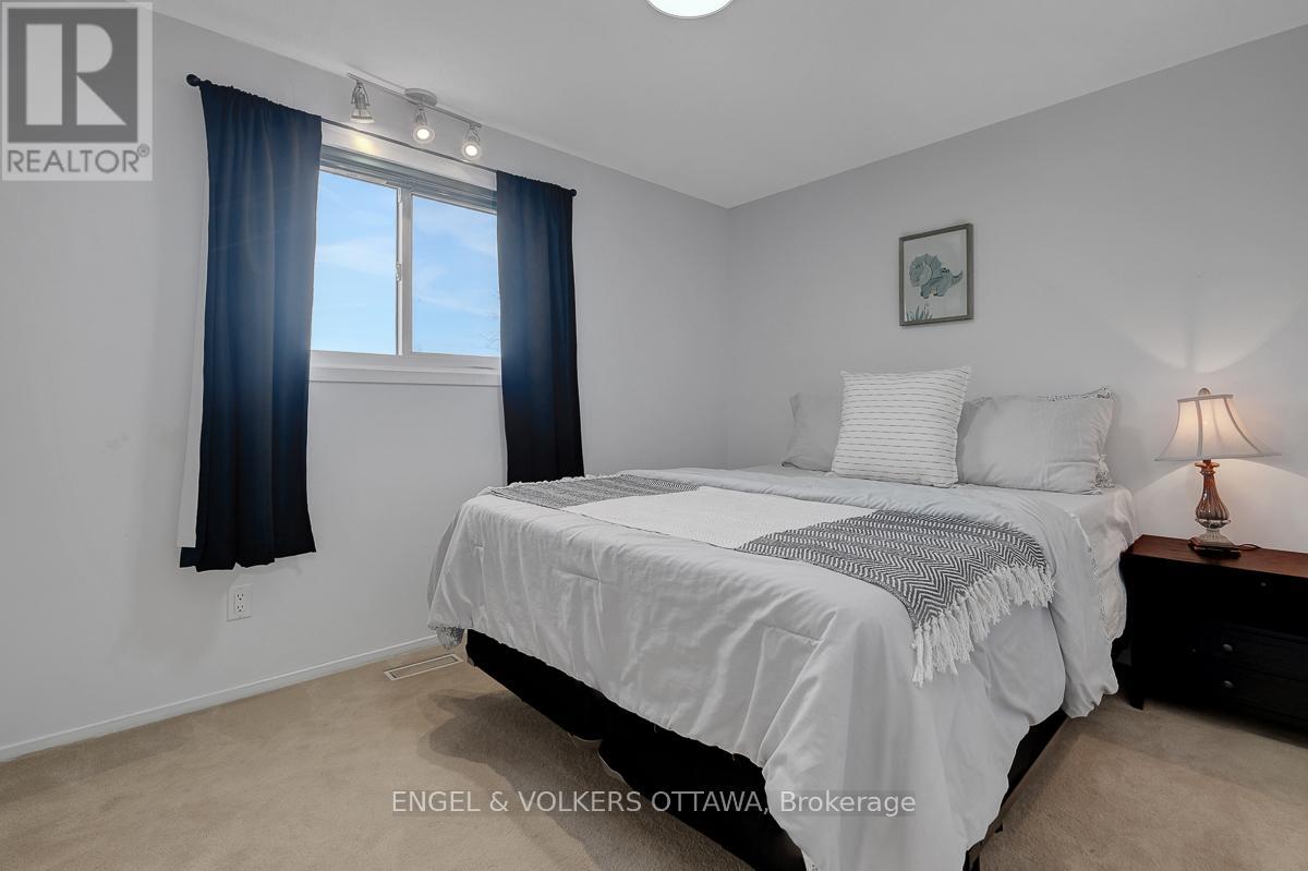 6138 Vineyard Drive, Ottawa, Ontario  K1C 2N6 - Photo 30 - X13236136