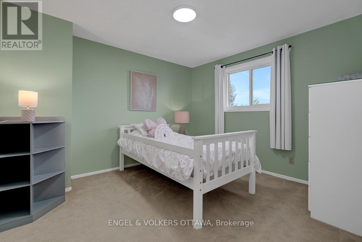 6138 Vineyard Drive, Ottawa, Ontario  K1C 2N6 - Photo 32 - X13236136