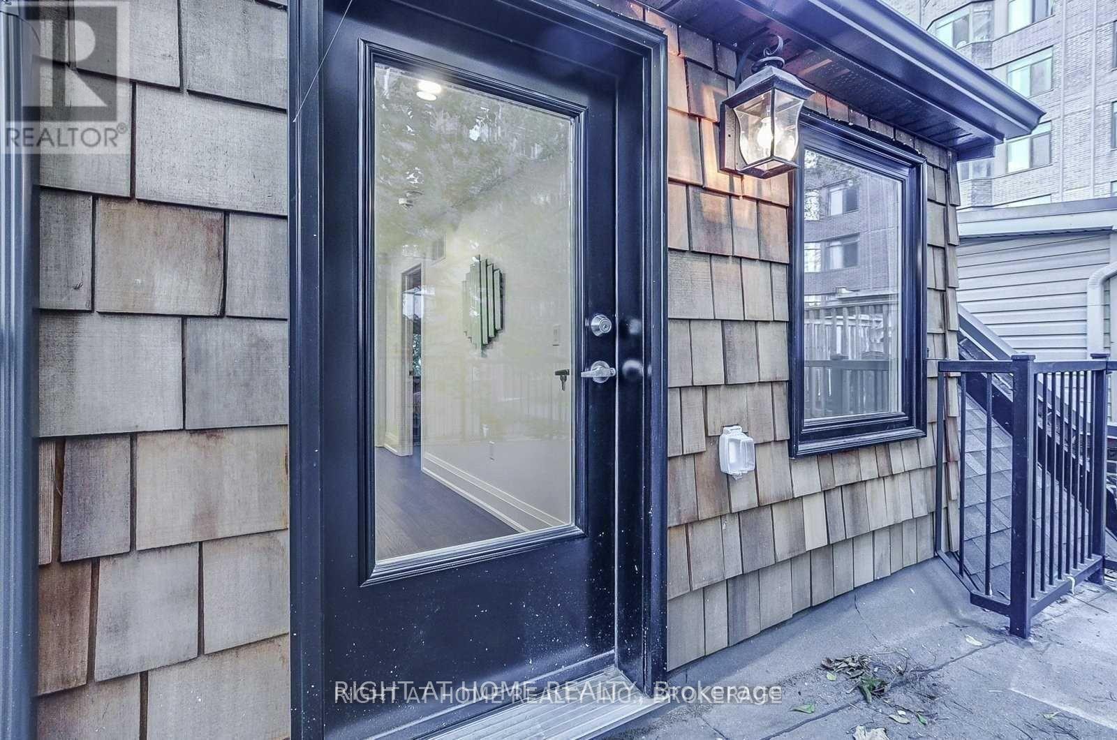 Upper - 186 Mutual Street, Toronto, Ontario  M5B 2B3 - Photo 2 - C13236162