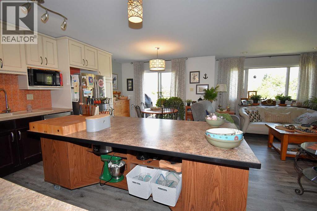 103b Laurel Square, Hinton, Alberta  T7V 1P3 - Photo 7 - A2295362