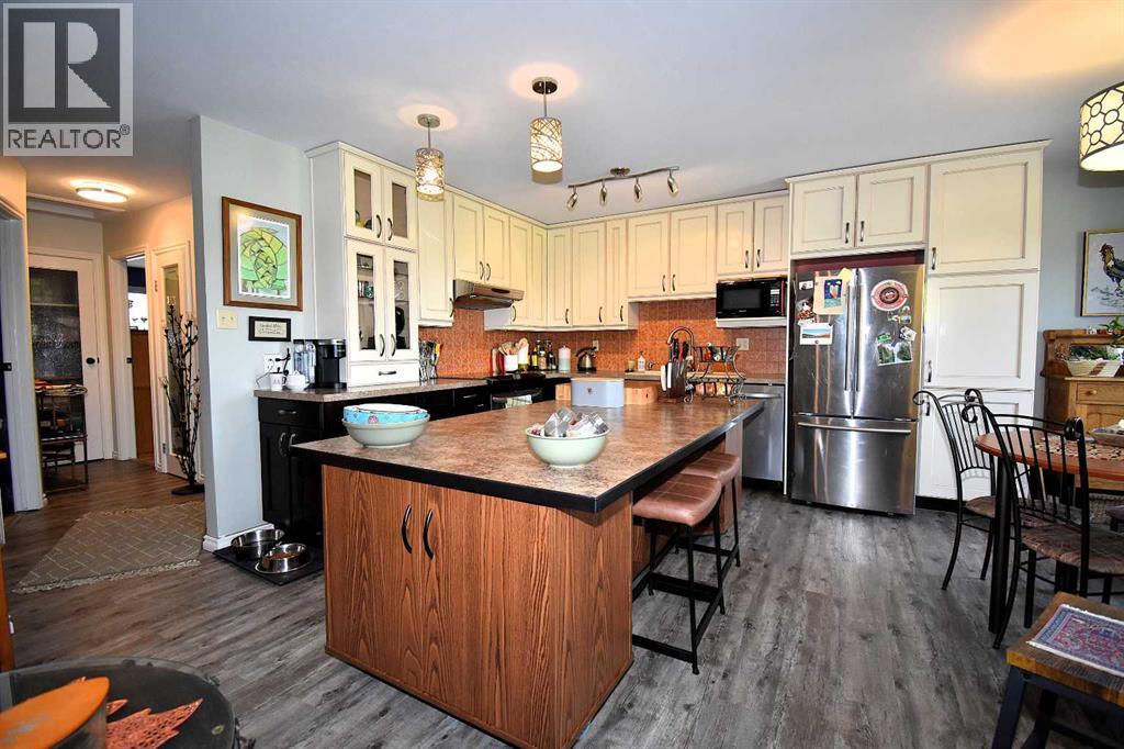 103b Laurel Square, Hinton, Alberta  T7V 1P3 - Photo 4 - A2295362