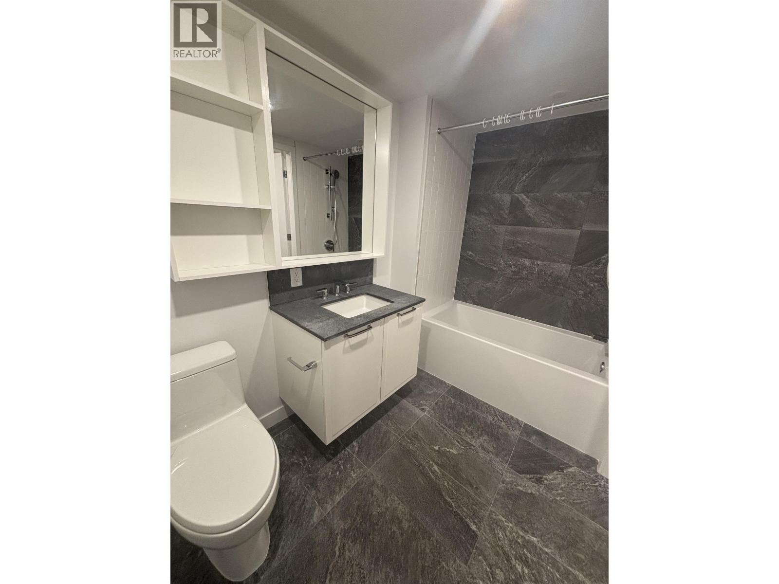 414 645 Como Lake Avenue, Coquitlam, British Columbia  V3J 0N9 - Photo 8 - R3131734