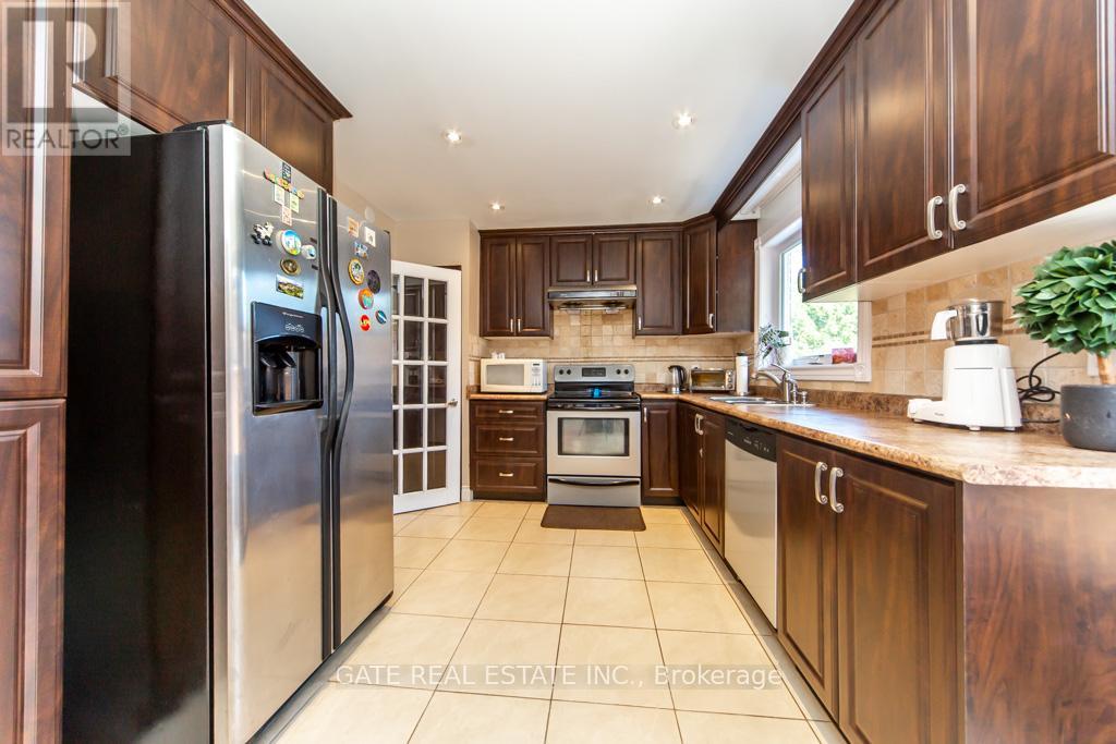 89 Amberjack Boulevard, Toronto, Ontario  M1H 2J6 - Photo 16 - E13236166