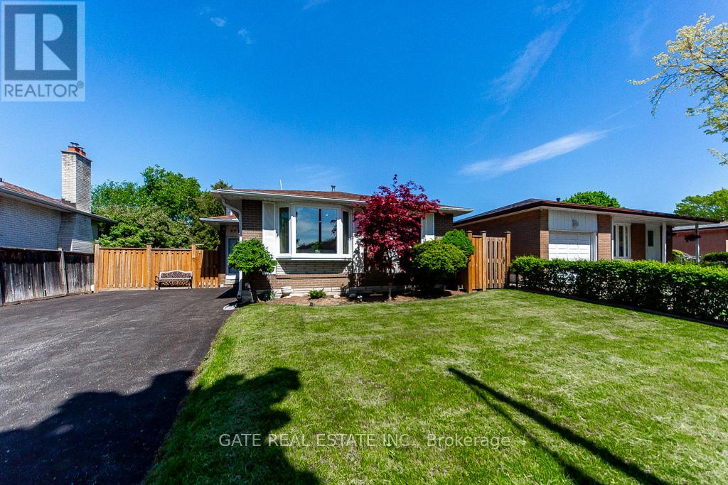 89 Amberjack Boulevard, Toronto, Ontario  M1H 2J6 - Photo 2 - E13236166