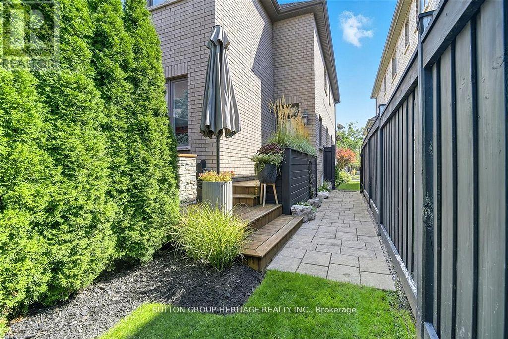 22 Glengowan Street, Whitby, Ontario  L1R 0K9 - Photo 36 - E13236244