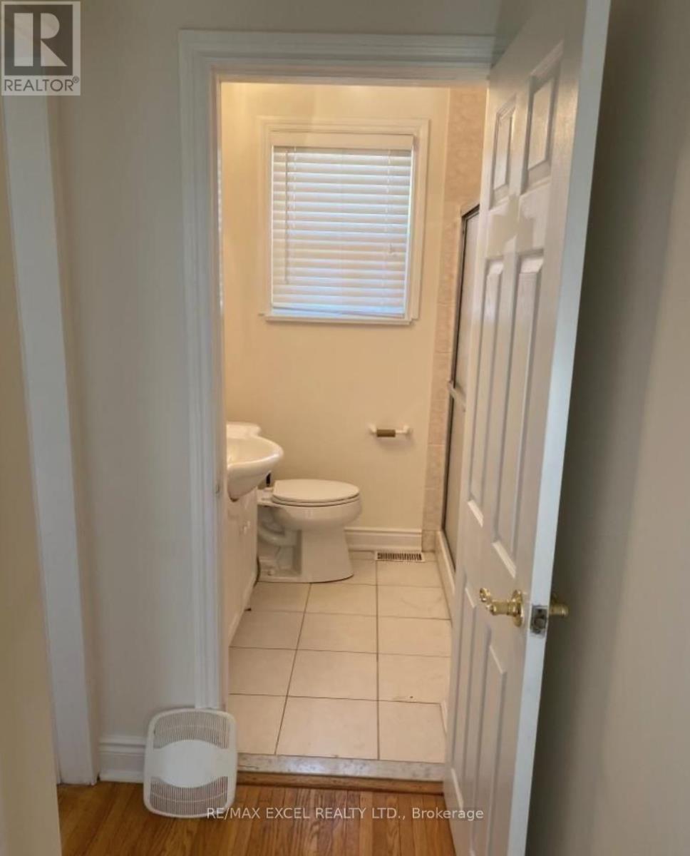 411 Marybay Crescent, Richmond Hill, Ontario  L4C 2X5 - Photo 6 - N13236146