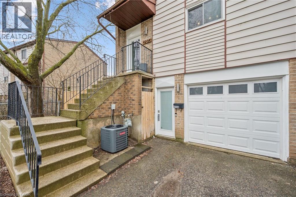 423 Cadbury Court Unit# A, Waterloo, Ontario  N2K 3G7 - Photo 3 - 40836328