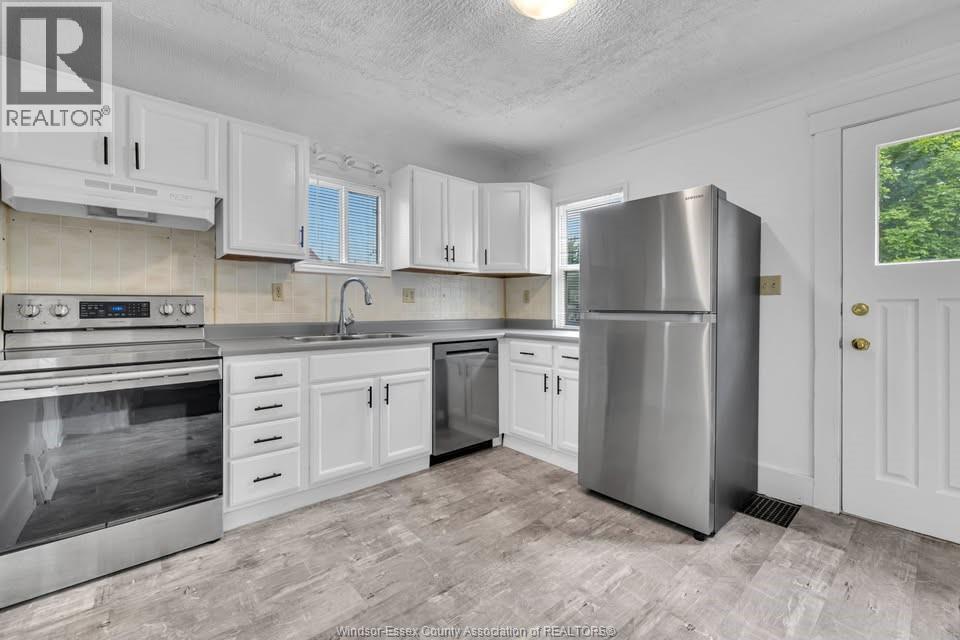 928 Lacasse Boulevard, Tecumseh, Ontario  N8N 2C5 - Photo 3 - 26012890