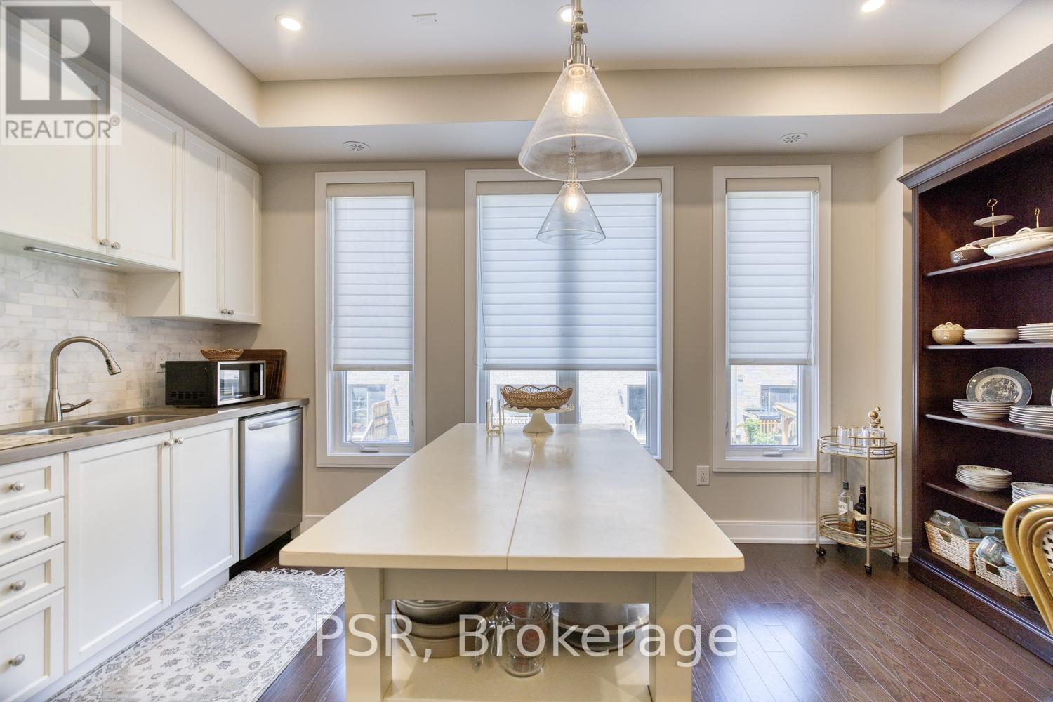 608 Mermaid Crescent, Mississauga, Ontario  L5G 0B3 - Photo 10 - W13236242