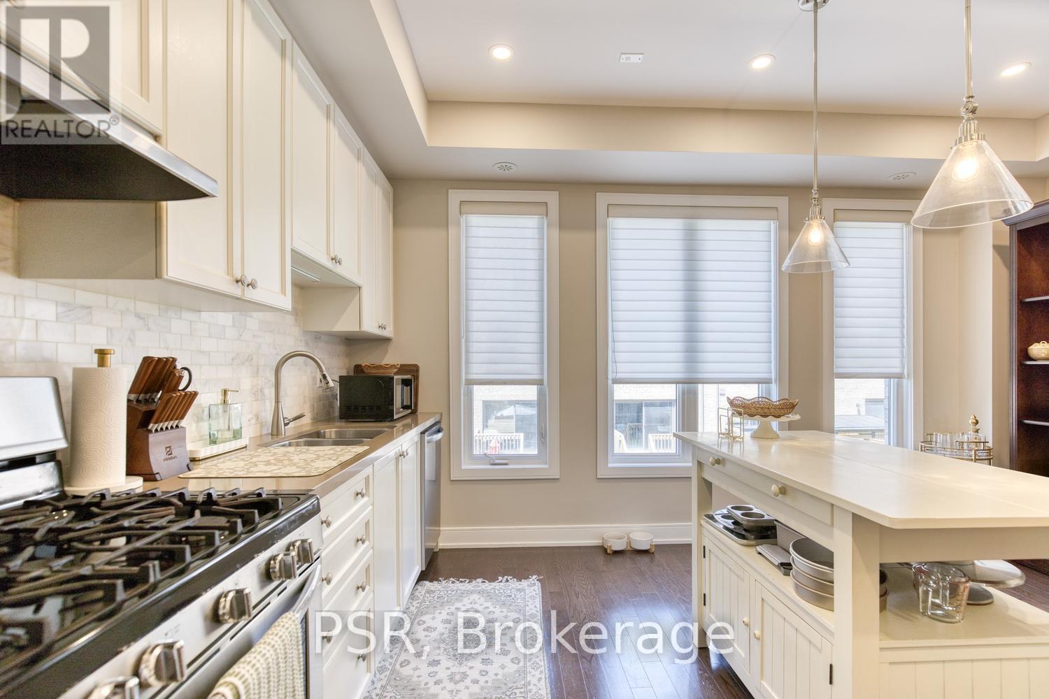 608 Mermaid Crescent, Mississauga, Ontario  L5G 0B3 - Photo 12 - W13236242
