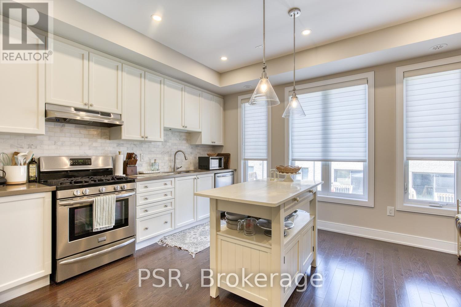 608 Mermaid Crescent, Mississauga, Ontario  L5G 0B3 - Photo 9 - W13236242
