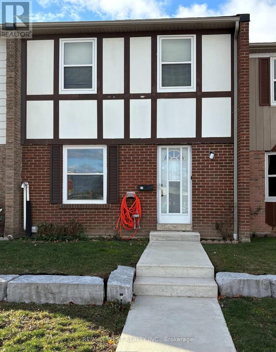 67 - 900 CENTRAL PARK DRIVE, Brampton, Ontario