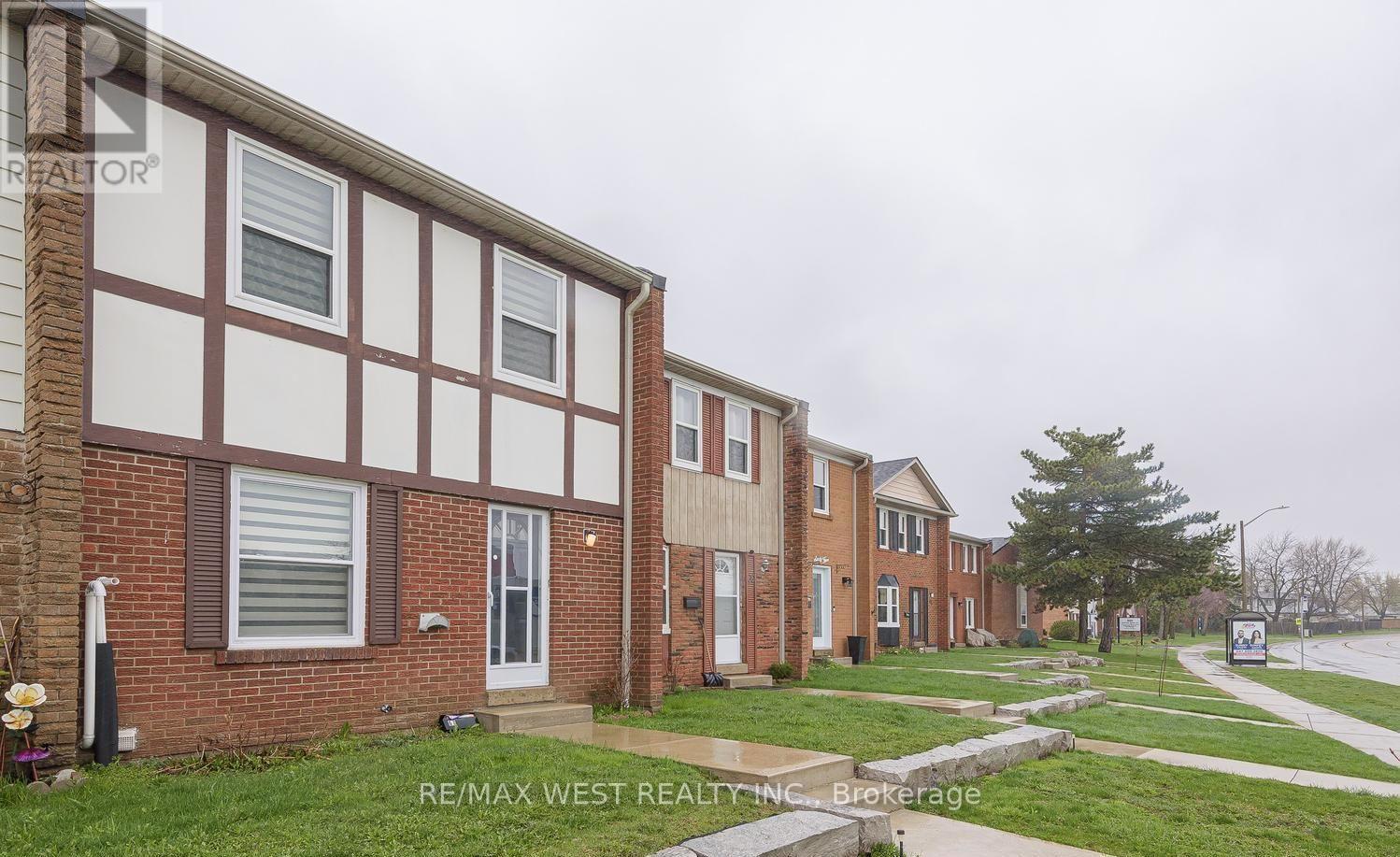 67 - 900 Central Park Drive, Brampton, Ontario  L6S 3J6 - Photo 2 - W13236270