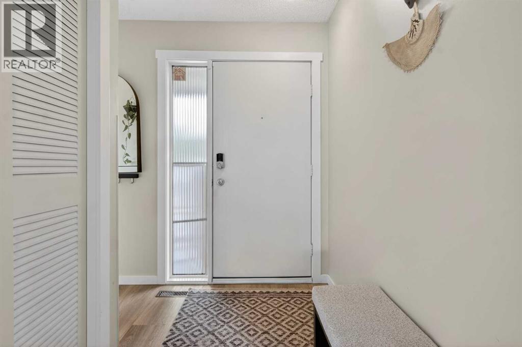 57, 2300 Oakmoor Drive Sw, Calgary, Alberta  T2V 4N7 - Photo 2 - A2304545