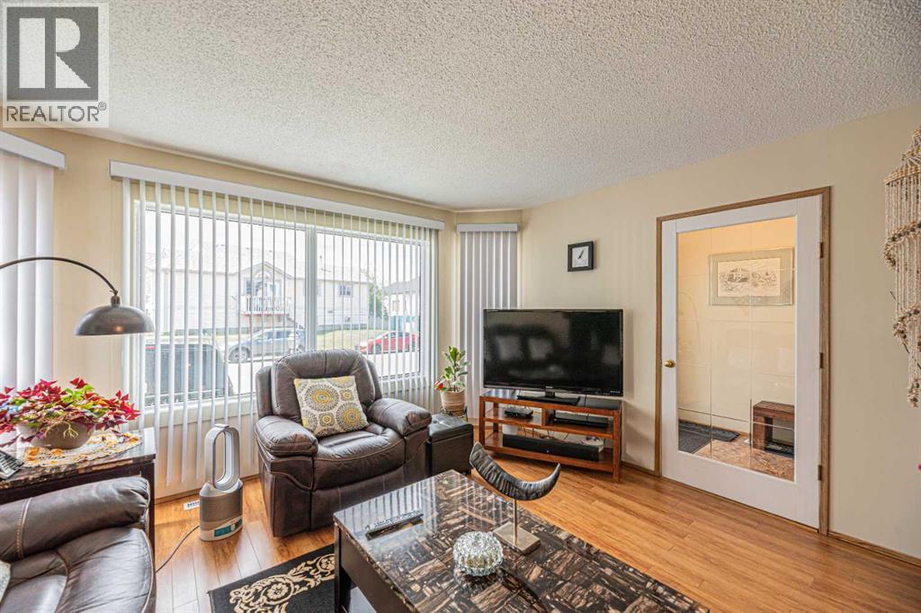 259 Carmel Close Ne, Calgary, Alberta  T1Y 6Y4 - Photo 10 - A2316437