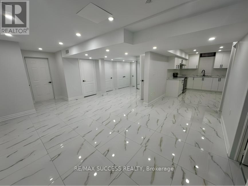 64 Garth Trails Crescent, Hamilton, Ontario  L9B 2X1 - Photo 10 - X13236178