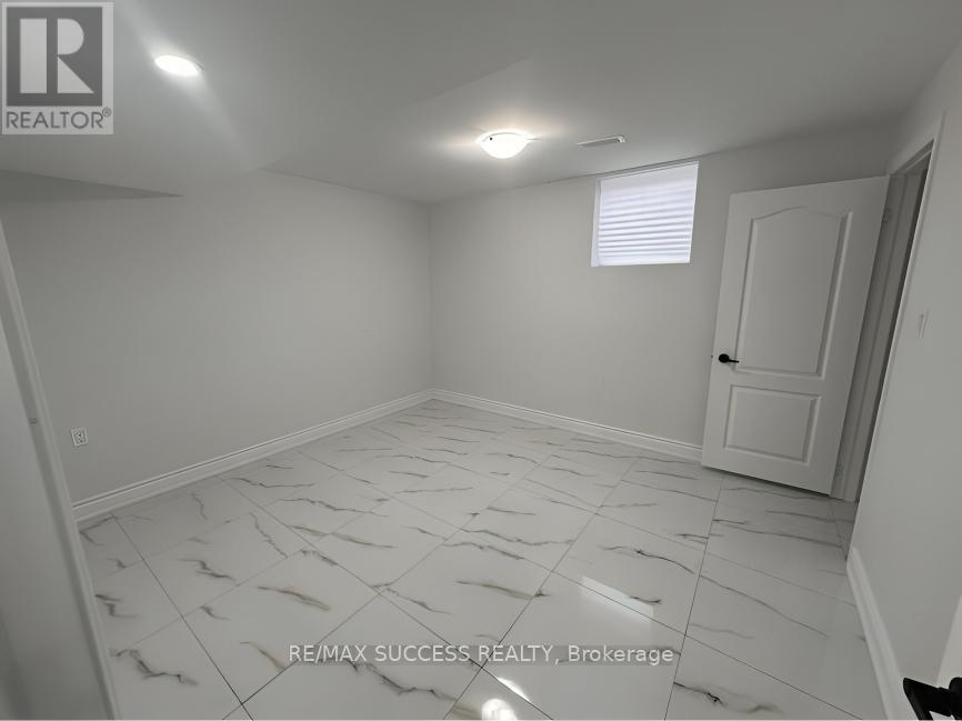 64 Garth Trails Crescent, Hamilton, Ontario  L9B 2X1 - Photo 14 - X13236178