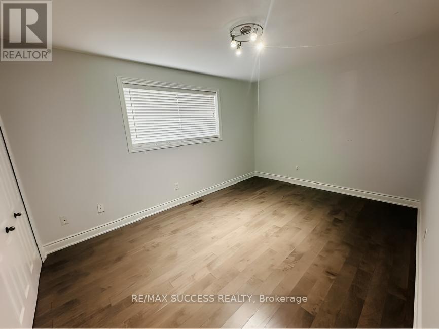 64 Garth Trails Crescent, Hamilton, Ontario  L9B 2X1 - Photo 8 - X13236178