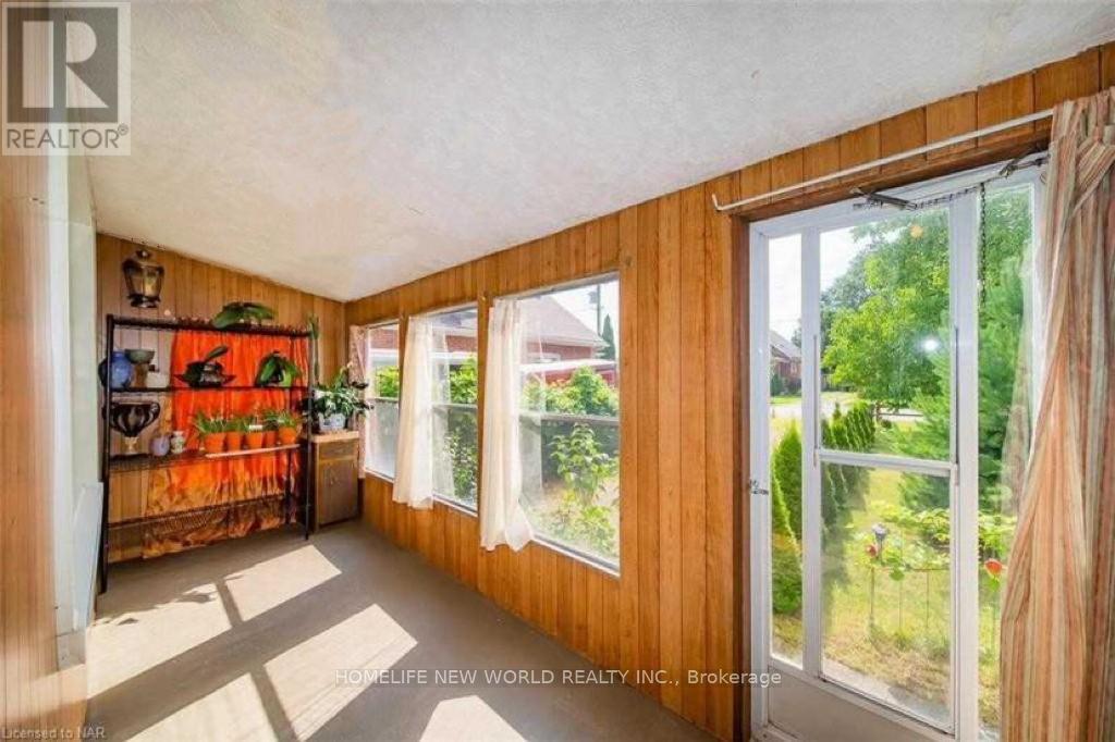 Side - 6568 Orchard Avenue, Niagara Falls, Ontario  L2G 4H5 - Photo 16 - X13236286