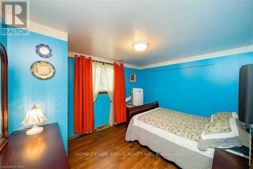 Side - 6568 Orchard Avenue, Niagara Falls, Ontario  L2G 4H5 - Photo 4 - X13236286