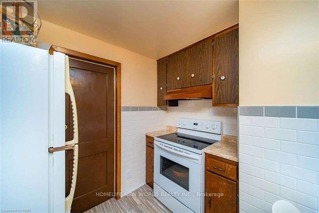 Side - 6568 Orchard Avenue, Niagara Falls, Ontario  L2G 4H5 - Photo 9 - X13236286