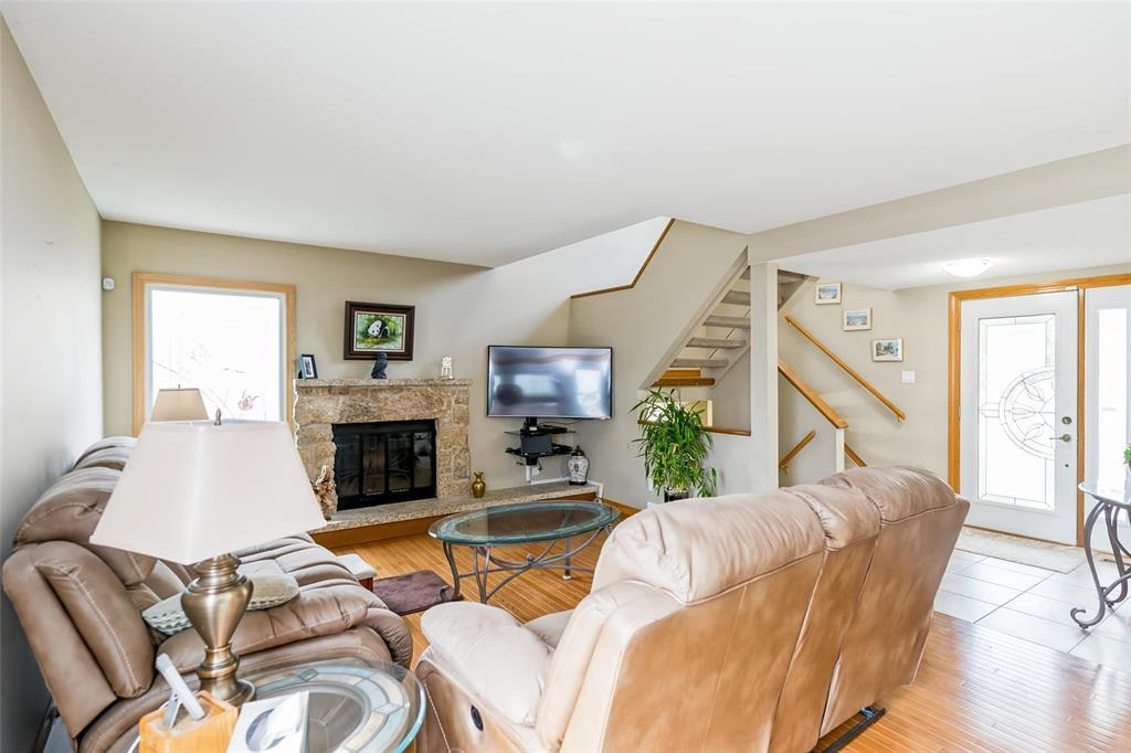 111 Stefanie Drive, Winnipeg, Manitoba  R2G 3A9 - Photo 5 - 202612584