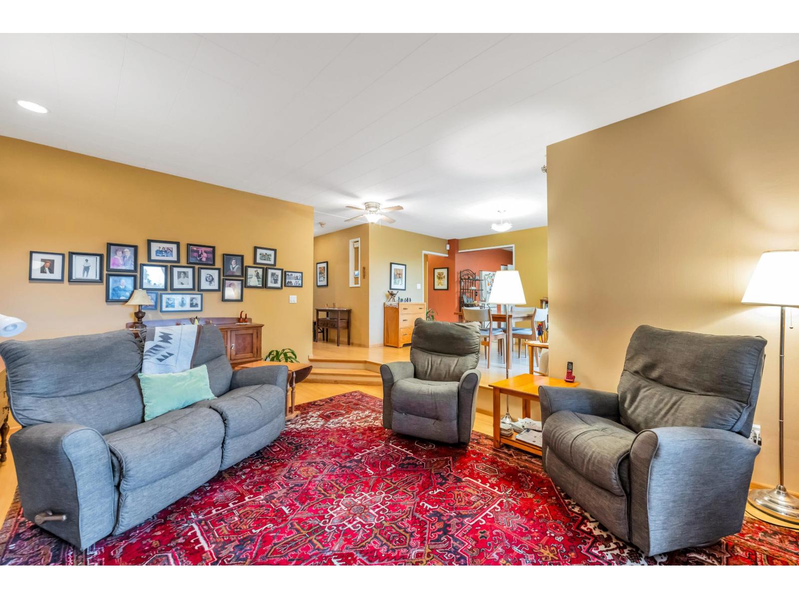 1320 Kent Street, White Rock, British Columbia  V4B 4T7 - Photo 4 - R3131641