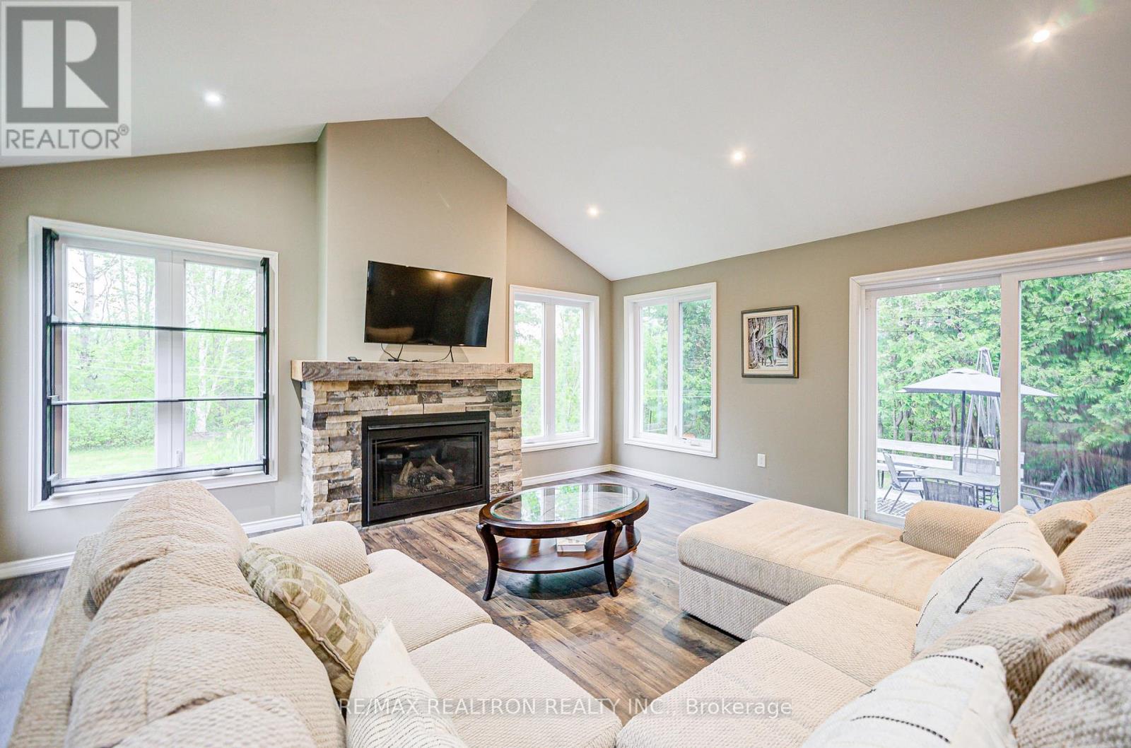 1147 Belle Aire Beach Road, Innisfil, Ontario  L0L 1C0 - Photo 15 - N13235668