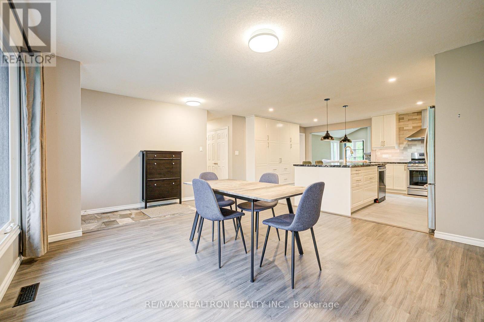 1147 Belle Aire Beach Road, Innisfil, Ontario  L0L 1C0 - Photo 6 - N13235668